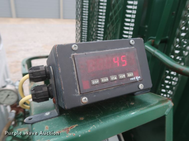 image for item HK9637 2011 Ford F550  SuperCab flatbed treater truck