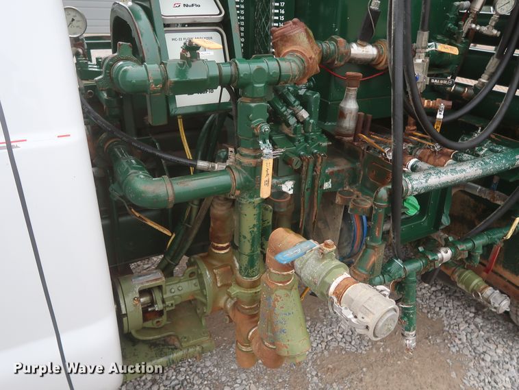 image for item HK9637 2011 Ford F550  SuperCab flatbed treater truck