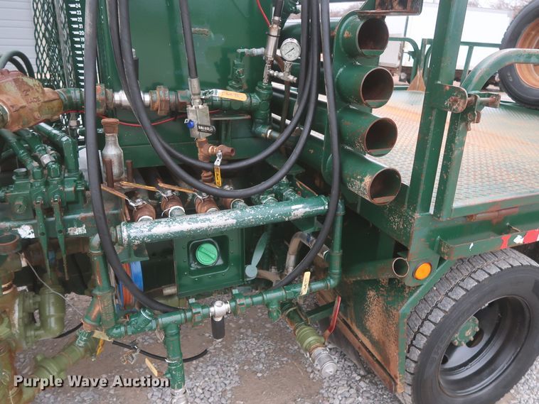 image for item HK9637 2011 Ford F550  SuperCab flatbed treater truck