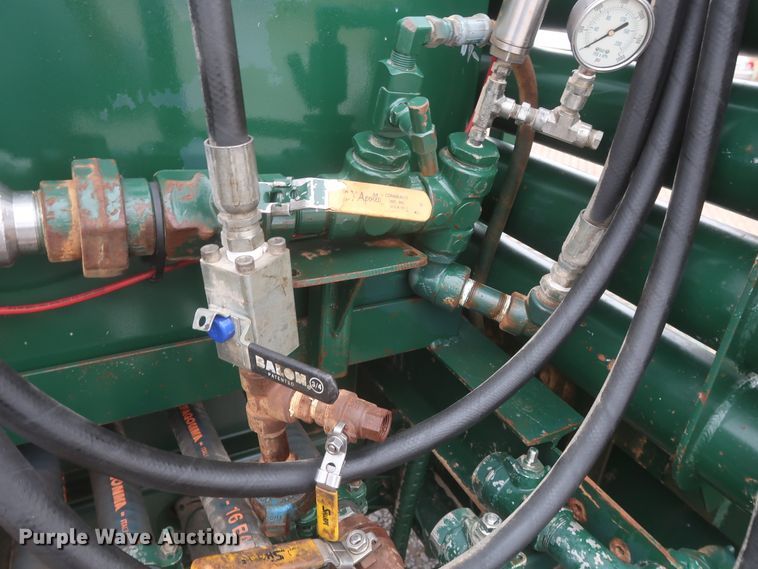 image for item HK9637 2011 Ford F550  SuperCab flatbed treater truck