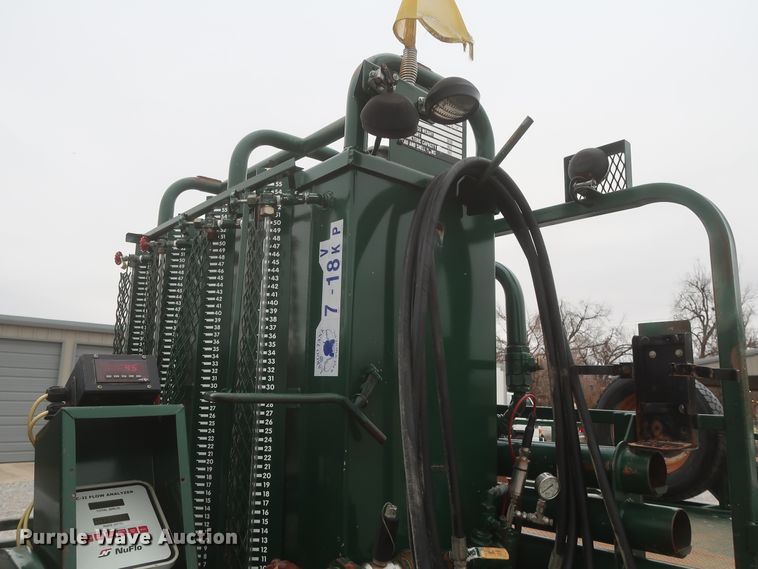 image for item HK9637 2011 Ford F550  SuperCab flatbed treater truck