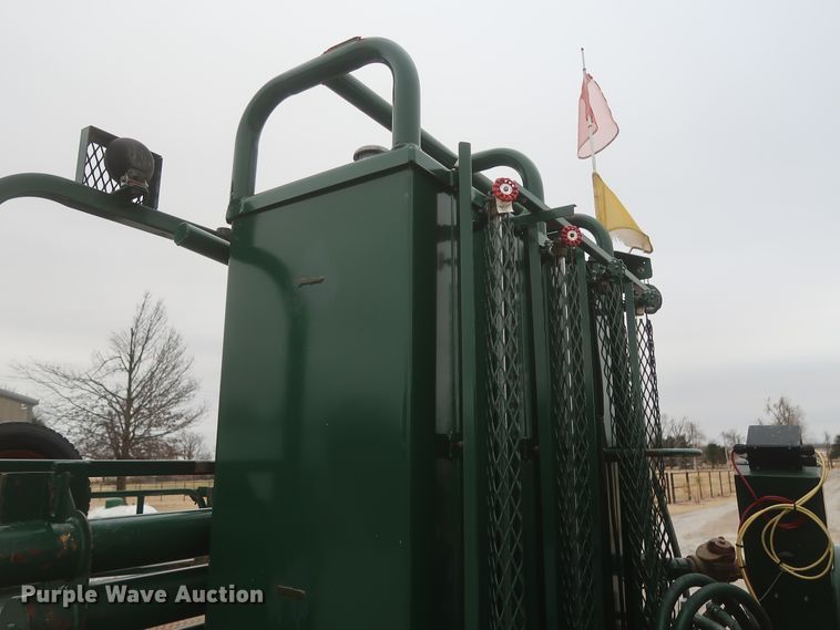 image for item HK9637 2011 Ford F550  SuperCab flatbed treater truck