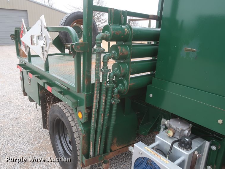 image for item HK9637 2011 Ford F550  SuperCab flatbed treater truck