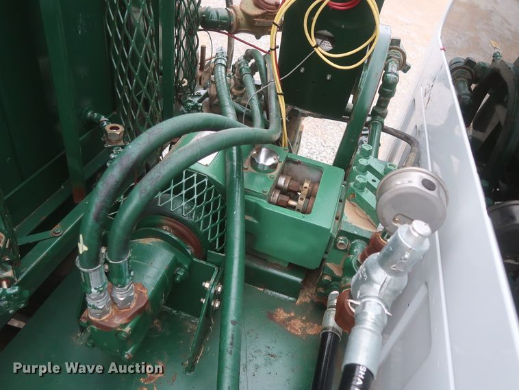 image for item HK9637 2011 Ford F550  SuperCab flatbed treater truck