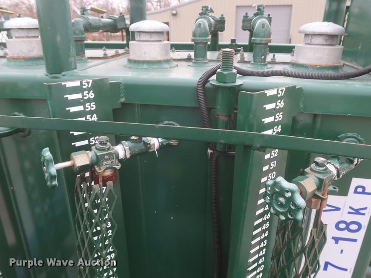 image for item HK9637 2011 Ford F550  SuperCab flatbed treater truck