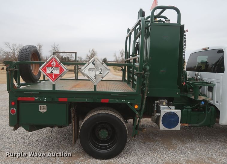 image for item HK9637 2011 Ford F550  SuperCab flatbed treater truck