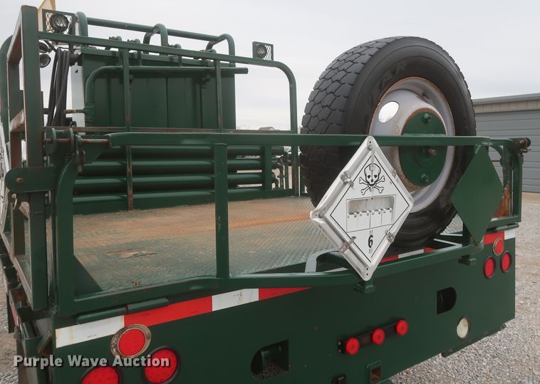 image for item HK9637 2011 Ford F550  SuperCab flatbed treater truck