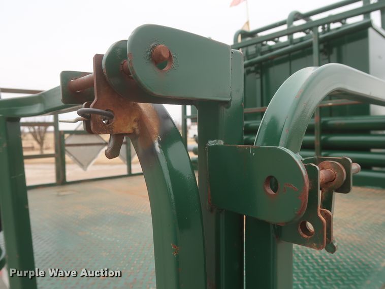 image for item HK9637 2011 Ford F550  SuperCab flatbed treater truck