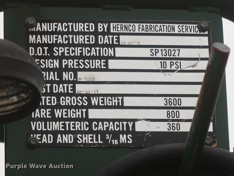 image for item HK9637 2011 Ford F550  SuperCab flatbed treater truck