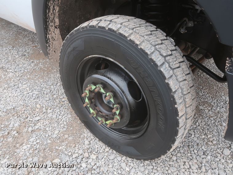 image for item HK9637 2011 Ford F550  SuperCab flatbed treater truck