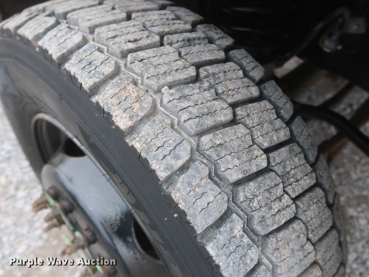 image for item HK9637 2011 Ford F550  SuperCab flatbed treater truck