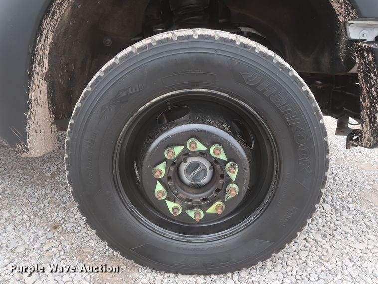 image for item HK9637 2011 Ford F550  SuperCab flatbed treater truck