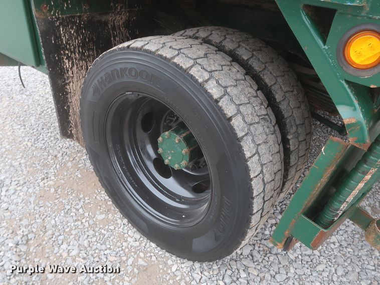 image for item HK9637 2011 Ford F550  SuperCab flatbed treater truck