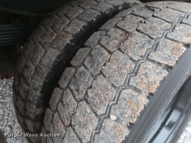 image for item HK9637 2011 Ford F550  SuperCab flatbed treater truck