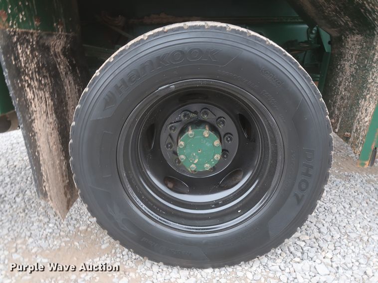 image for item HK9637 2011 Ford F550  SuperCab flatbed treater truck