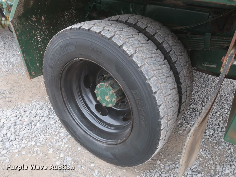 image for item HK9637 2011 Ford F550  SuperCab flatbed treater truck