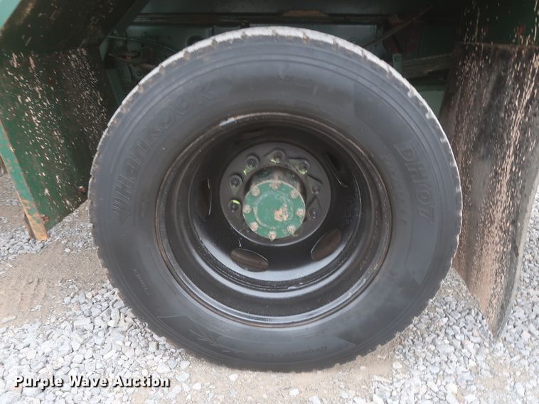 image for item HK9637 2011 Ford F550  SuperCab flatbed treater truck