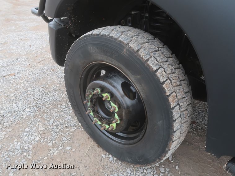 image for item HK9637 2011 Ford F550  SuperCab flatbed treater truck