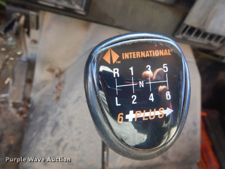 image for item HV9575 1994 International 4900  fuel truck