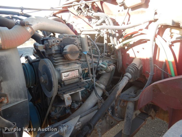 image for item HV9575 1994 International 4900  fuel truck