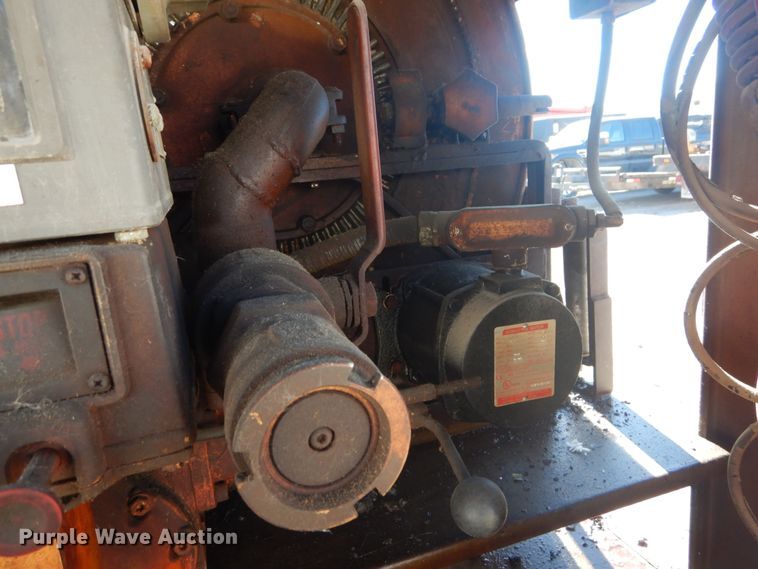 image for item HV9575 1994 International 4900  fuel truck