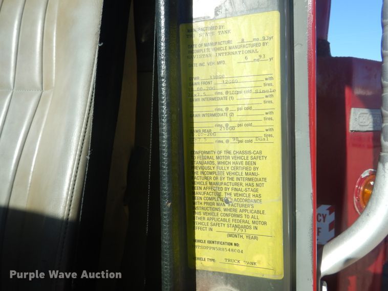 image for item HV9575 1994 International 4900  fuel truck