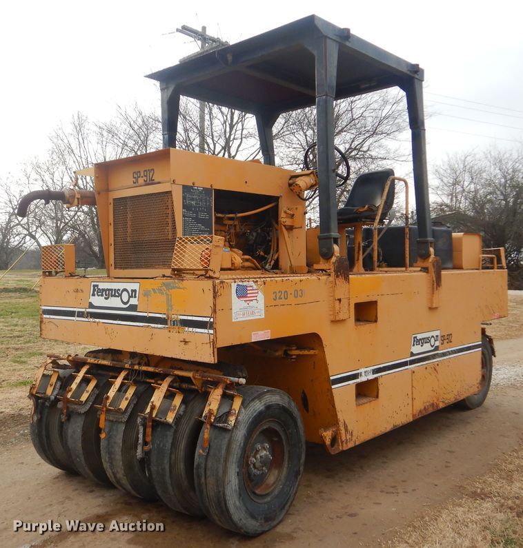 image for item HW9754 1993 Ferguson SP-912  pneumatic roller