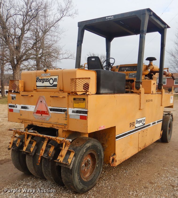 image for item HW9754 1993 Ferguson SP-912  pneumatic roller