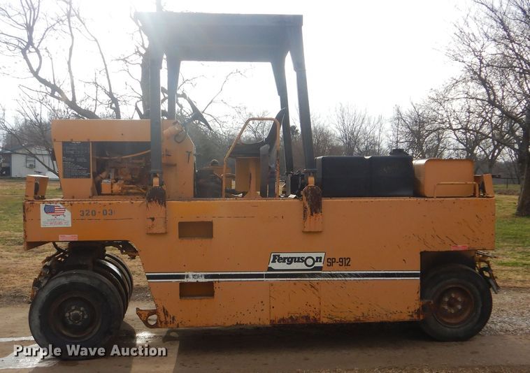 image for item HW9754 1993 Ferguson SP-912  pneumatic roller