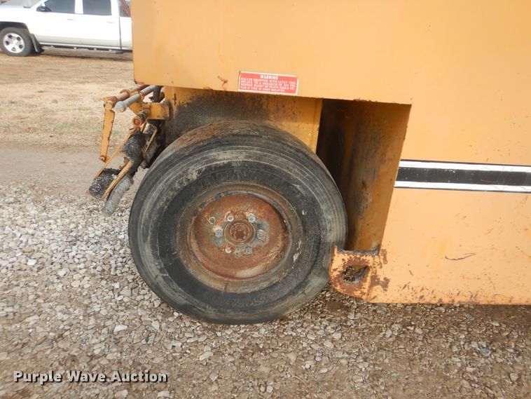 image for item HW9754 1993 Ferguson SP-912  pneumatic roller