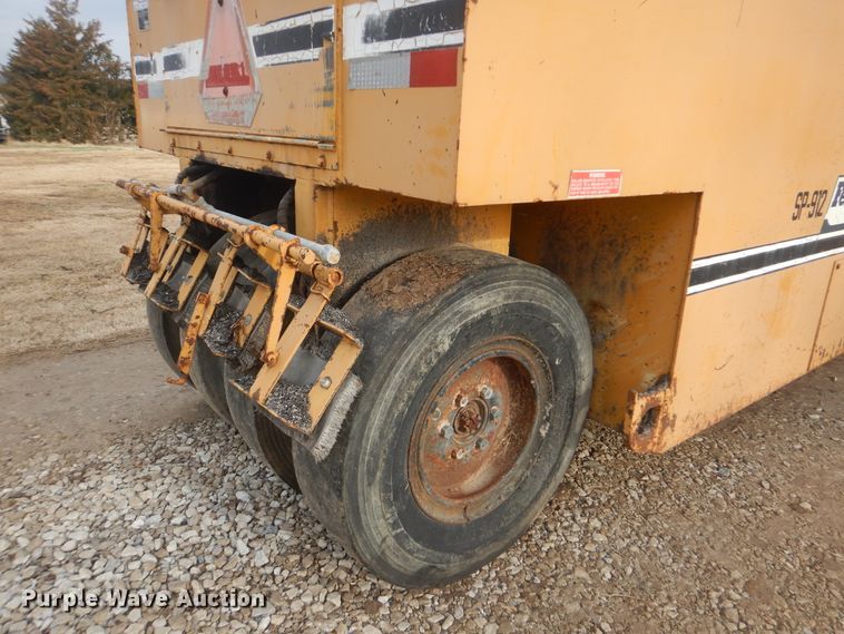 image for item HW9754 1993 Ferguson SP-912  pneumatic roller