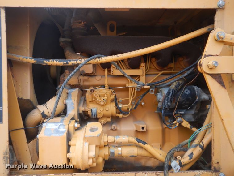 image for item HW9754 1993 Ferguson SP-912  pneumatic roller