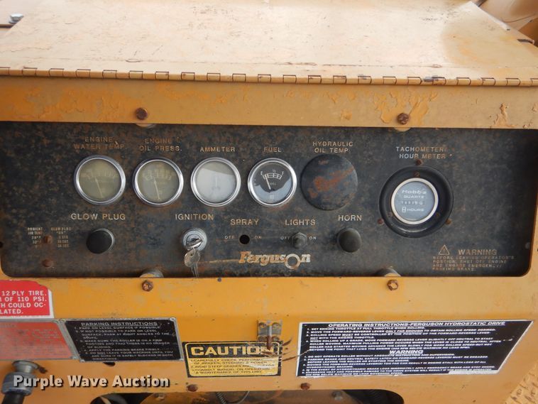 image for item HW9754 1993 Ferguson SP-912  pneumatic roller