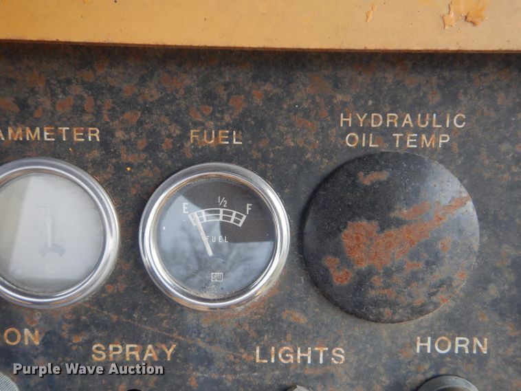 image for item HW9754 1993 Ferguson SP-912  pneumatic roller