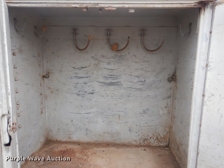 image for item HW9755 2001 International 4900  digger derrick truck