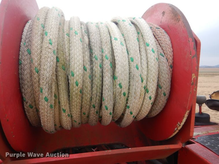 image for item HW9755 2001 International 4900  digger derrick truck