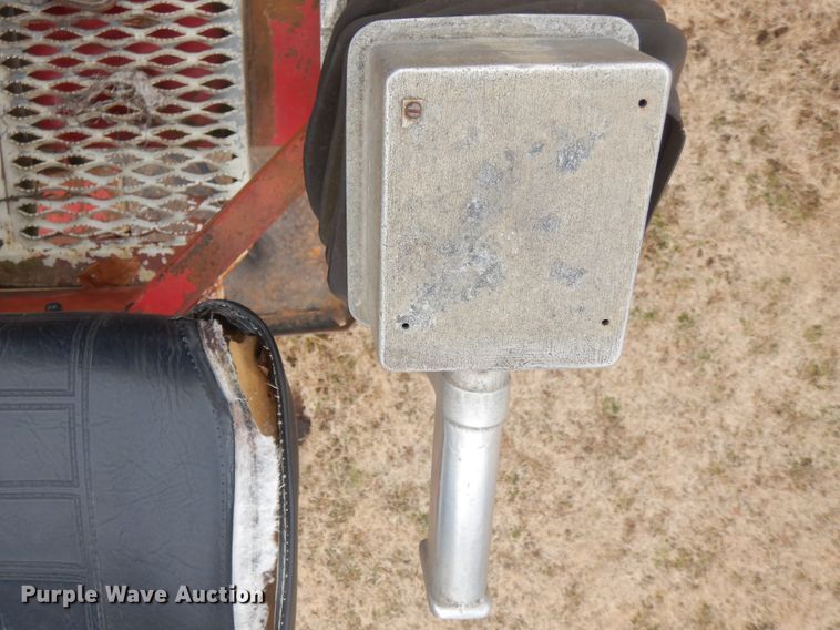 image for item HW9755 2001 International 4900  digger derrick truck