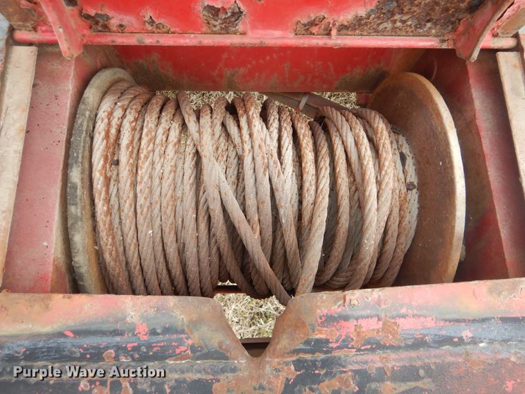 image for item HW9755 2001 International 4900  digger derrick truck