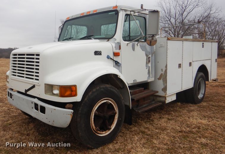 image for item HW9756 1999 International 4700  utility / service truck