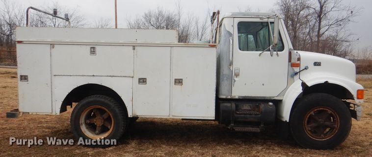image for item HW9756 1999 International 4700  utility / service truck