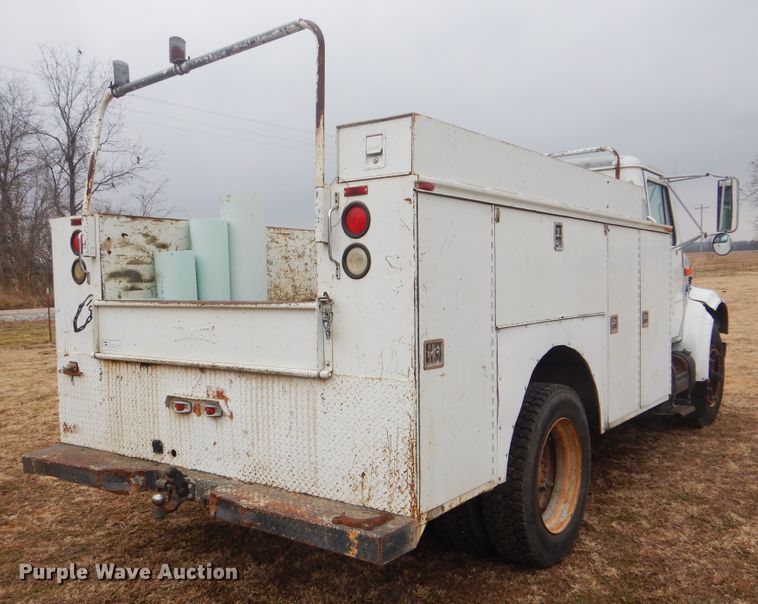image for item HW9756 1999 International 4700  utility / service truck
