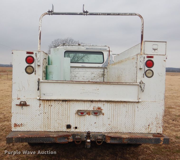 image for item HW9756 1999 International 4700  utility / service truck