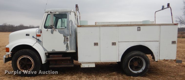 image for item HW9756 1999 International 4700  utility / service truck