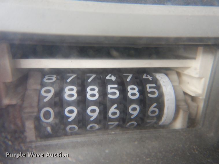 image for item HW9756 1999 International 4700  utility / service truck