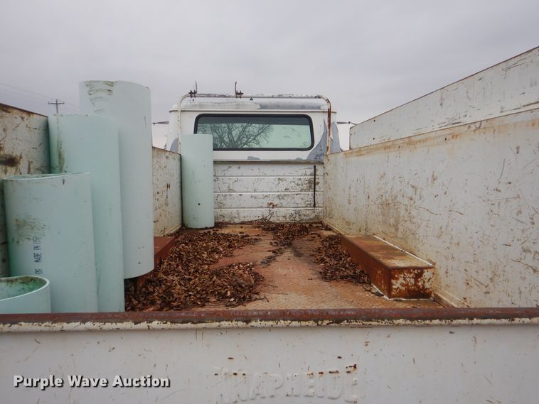 image for item HW9756 1999 International 4700  utility / service truck