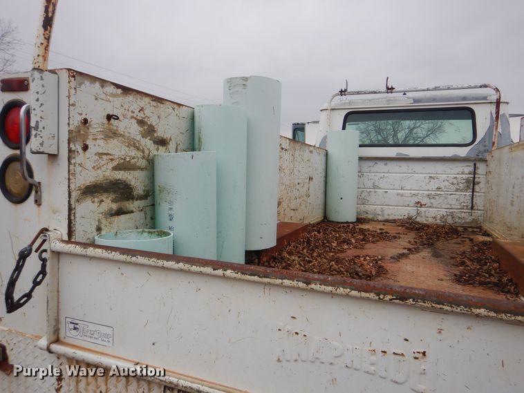 image for item HW9756 1999 International 4700  utility / service truck