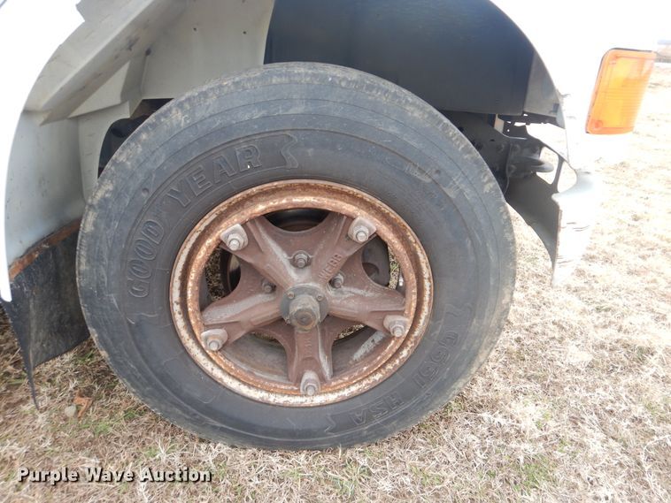 image for item HW9756 1999 International 4700  utility / service truck