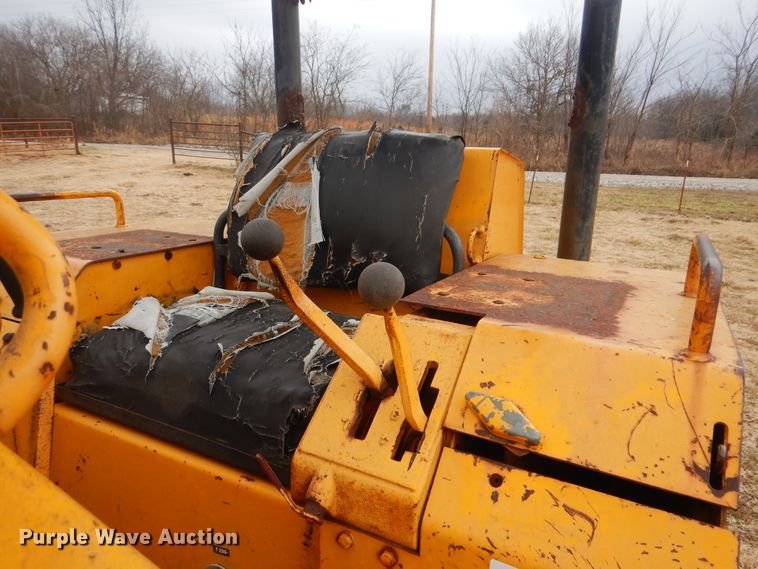 image for item HW9759 1979 John Deere 450C  track loader