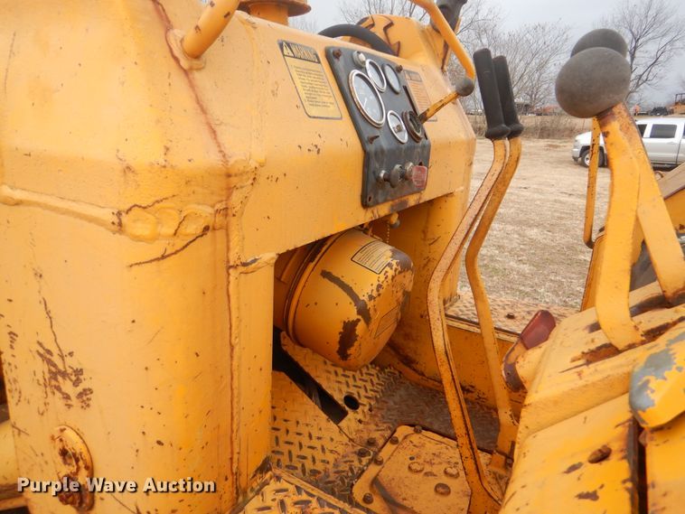 image for item HW9759 1979 John Deere 450C  track loader