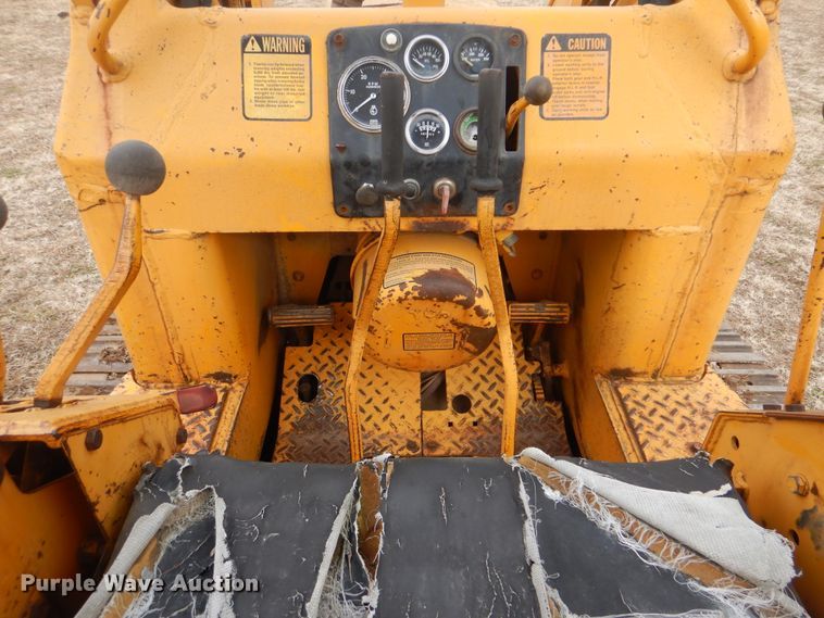 image for item HW9759 1979 John Deere 450C  track loader